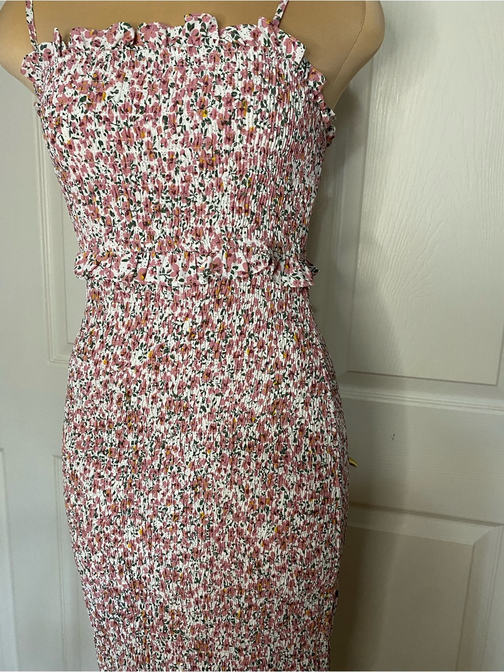 Petal & Pup Lyne Dress Size 4 Pink White Floral Smocked Bodycon Midi - Picture 4 of 11